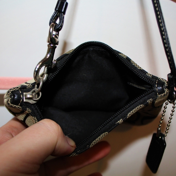 Eat the rich wristlet - Picture 2 of 3